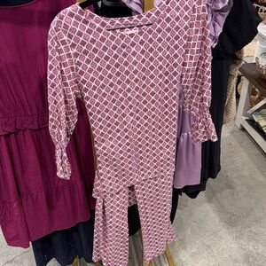 Pink and White Geometric Pattern Set